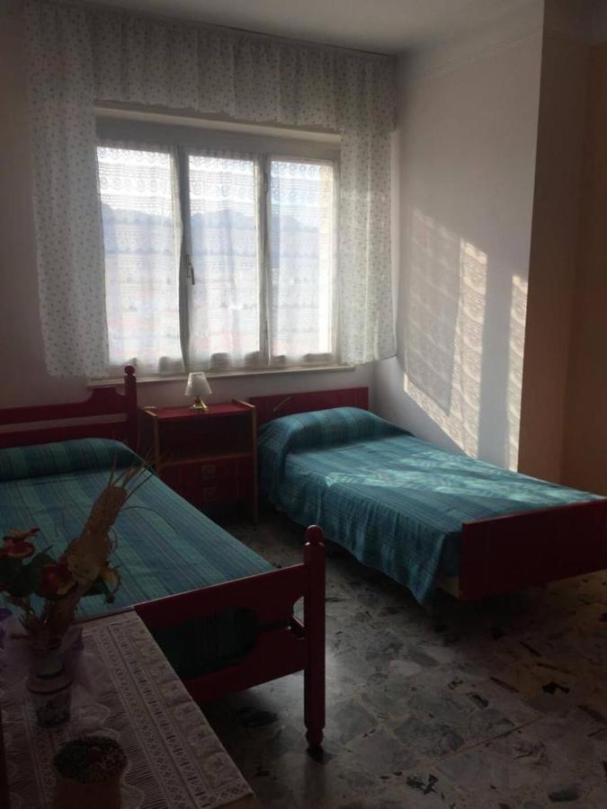 A Due Passi Dal Mare Apartment Vallecrosia Exterior photo