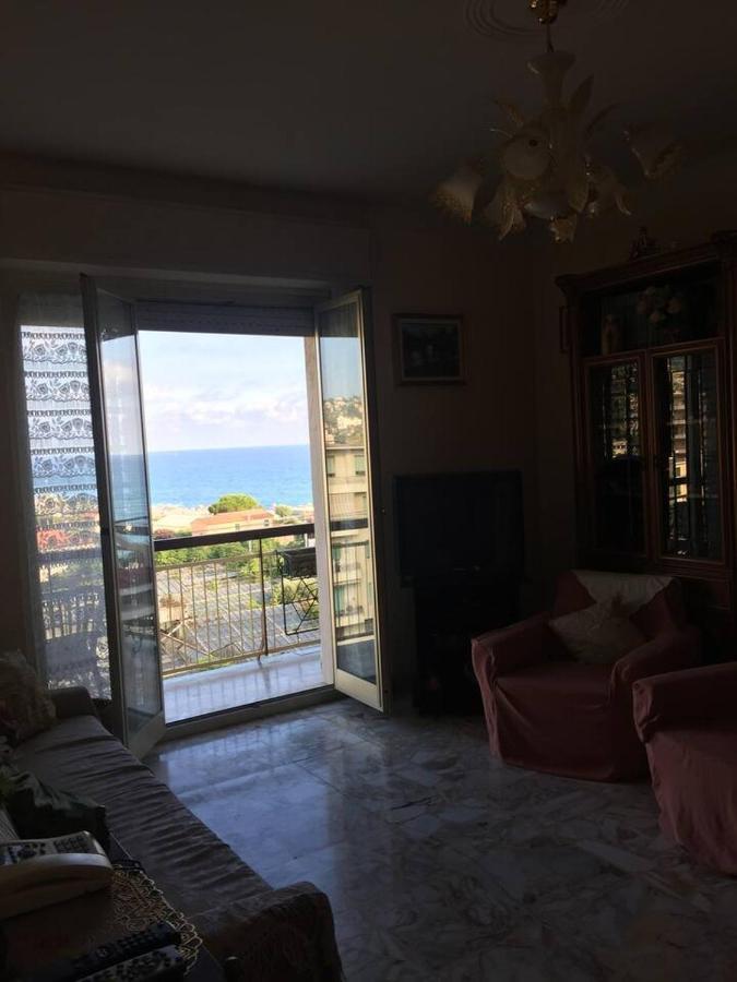 A Due Passi Dal Mare Apartment Vallecrosia Exterior photo