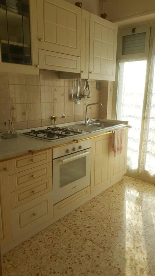 A Due Passi Dal Mare Apartment Vallecrosia Exterior photo